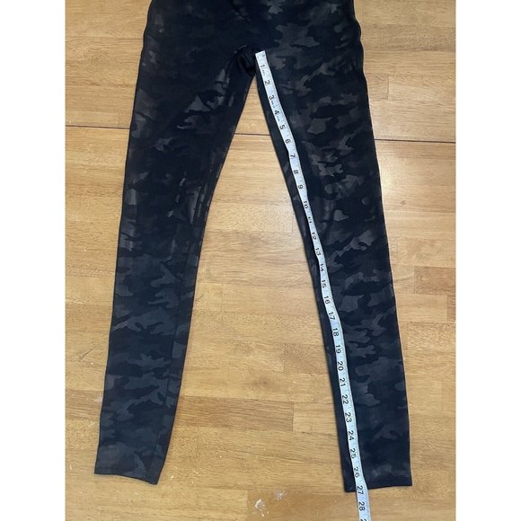 SPANX Look at Me Now Seamless Black Camo Leggings Womens Size Medium - Picture 4 of 8
